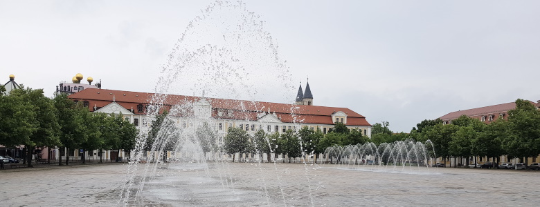 Der Landtag mit Wasserspielen