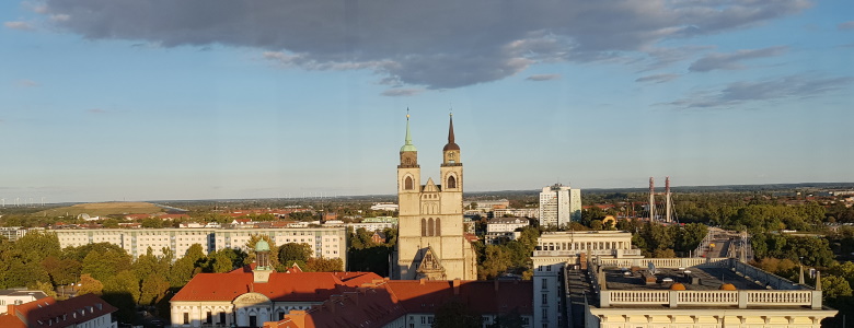 Blick auf die Johanniskirche vom neuen Blauen Bock aus