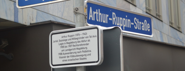Das Straßenzusatzschild für Arthur Ruppin