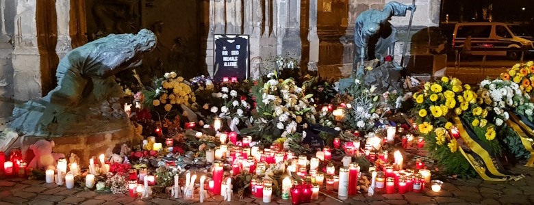 Gedenkort vor der Johanniskirche