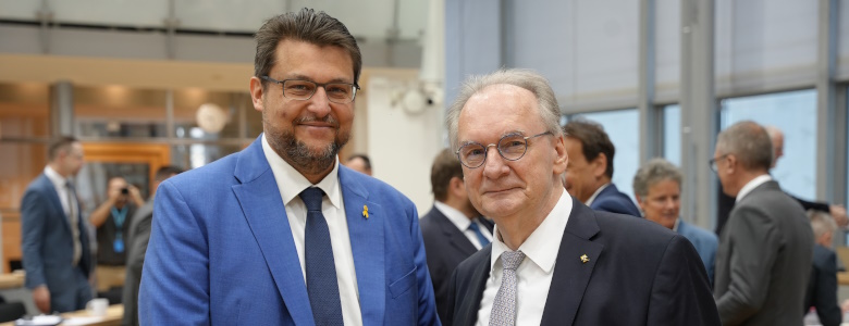 Der ehemalige Ministerpräsident Dr. Reiner Haseloff und Tobias Krull (v.r.n.l.)